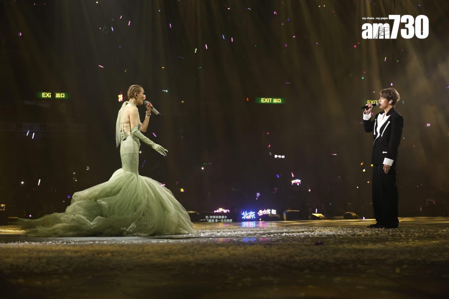 Sammi演唱會尾場,請來Jeffrey擔任嘉賓合唱《不要驚動愛情》。