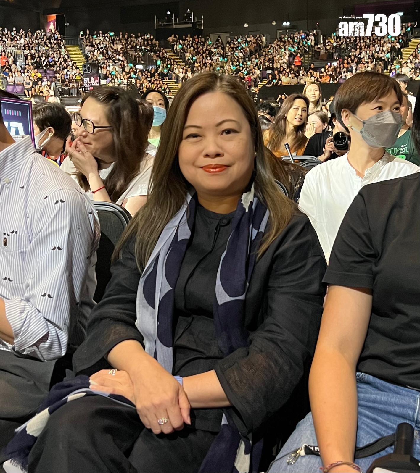 頭號Hellosss房屋局常任秘書長兼房屋署署長羅淑佩亦有入場支持AK。(娛樂組攝)