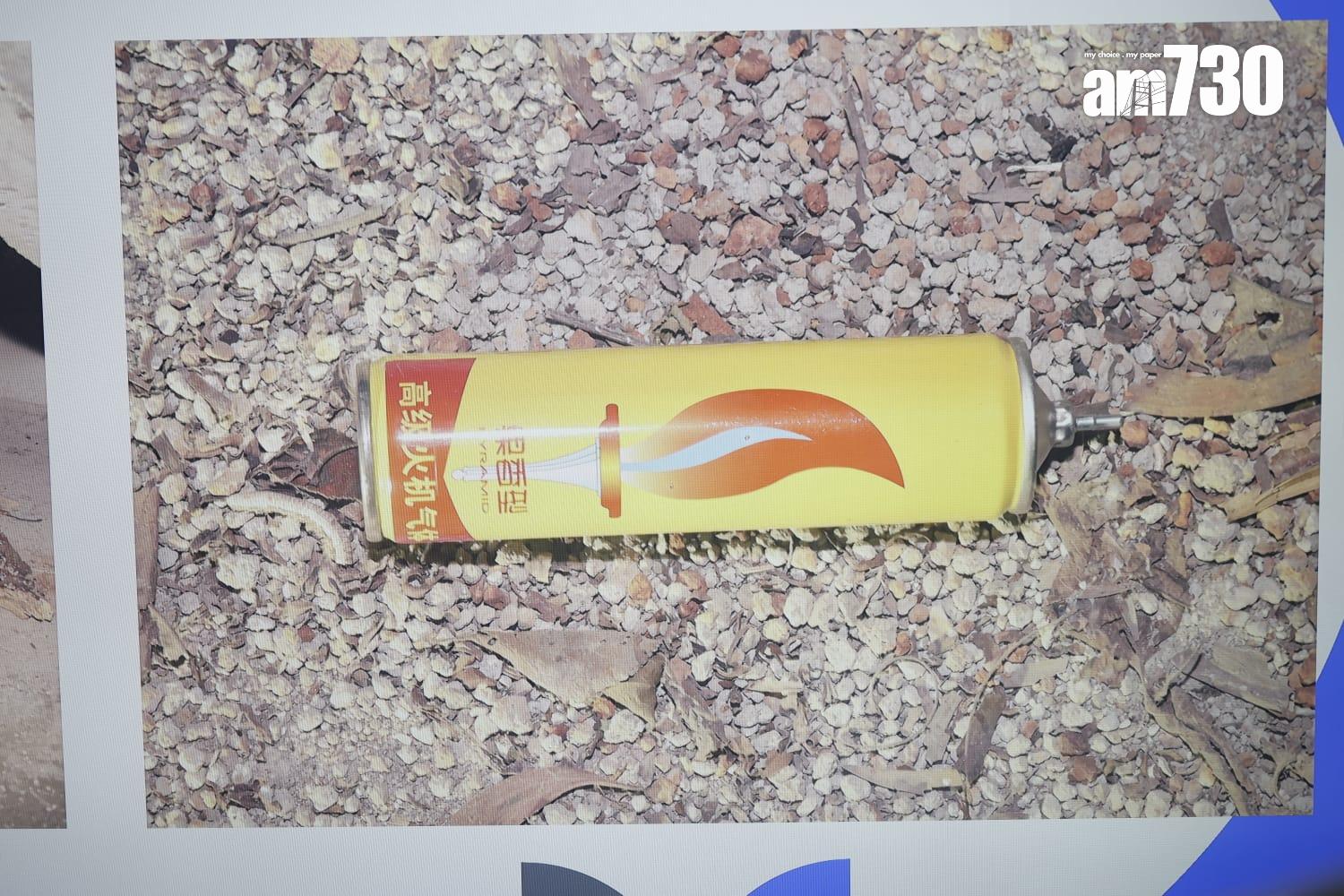 現場檢獲的易燃物品。(林俊源攝)