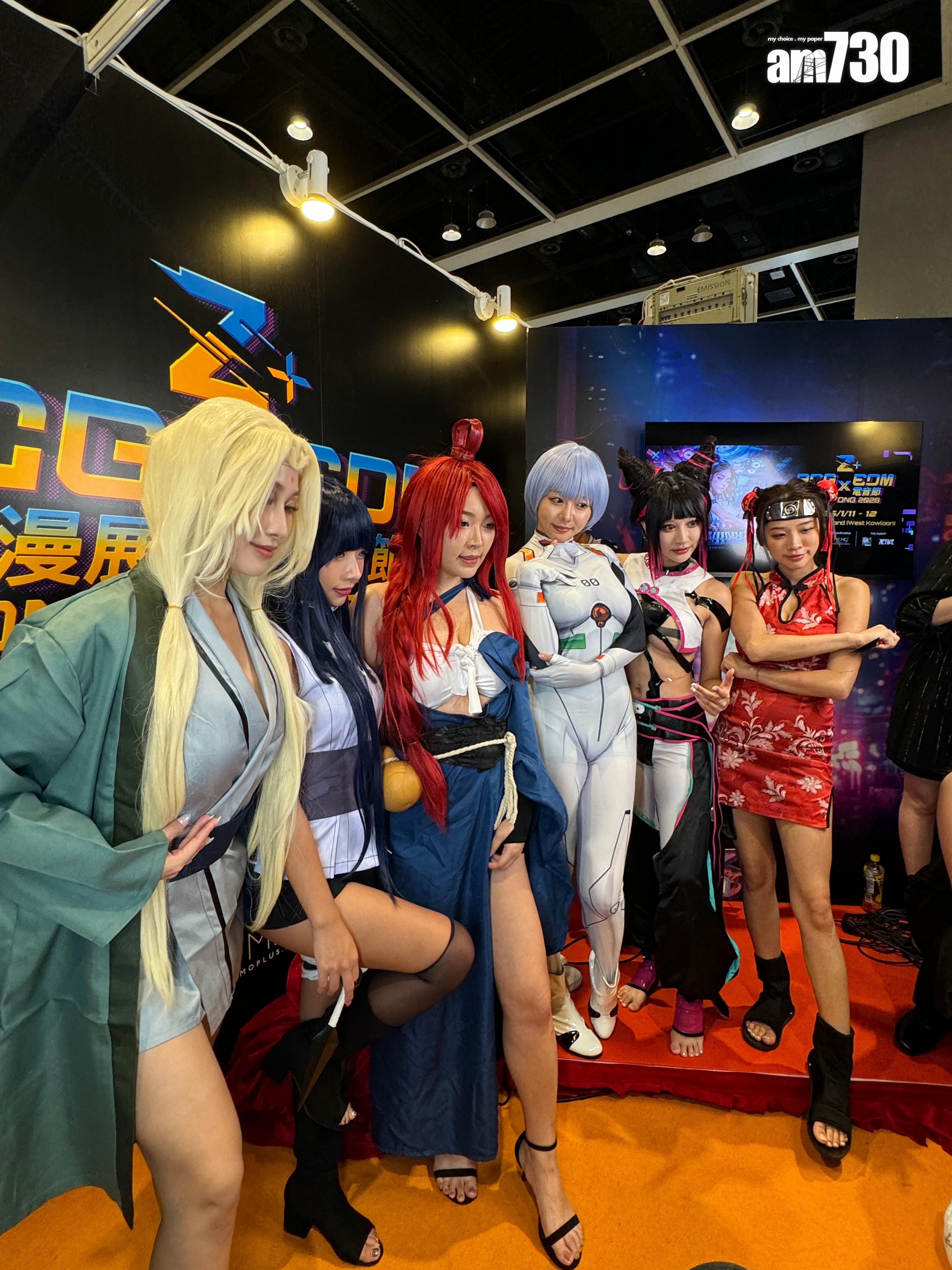 AV女優濱崎真緒cosplay綾波麗,吸引大批粉絲及龍友逼爆攤位。 (吳家偉攝)