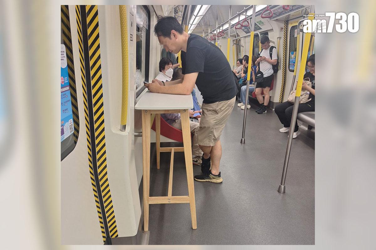 港鐵車廂再現大型行李。(FB群組「香港突發事故報料區」圖片)