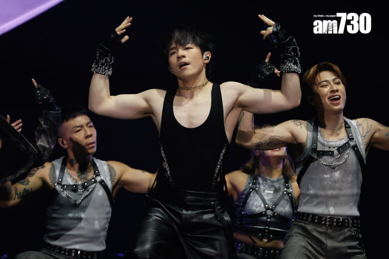 Ian大騷麒麟臂跳唱《夜視鏡》。 (蘇文傑攝)