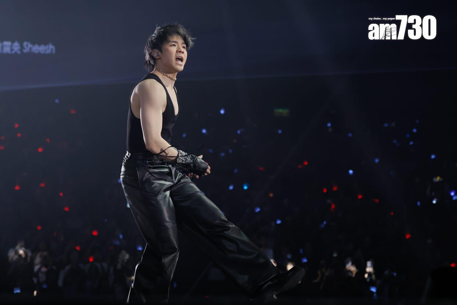 Ian大騷麒麟臂跳唱《夜視鏡》。  (蘇文傑攝)