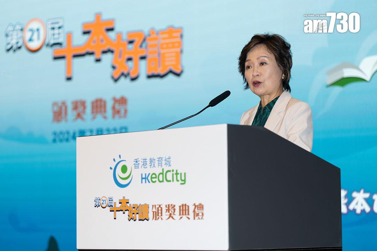 蔡若蓮表示,沒有比閱讀更不勞而獲的事。(林靄怡攝)