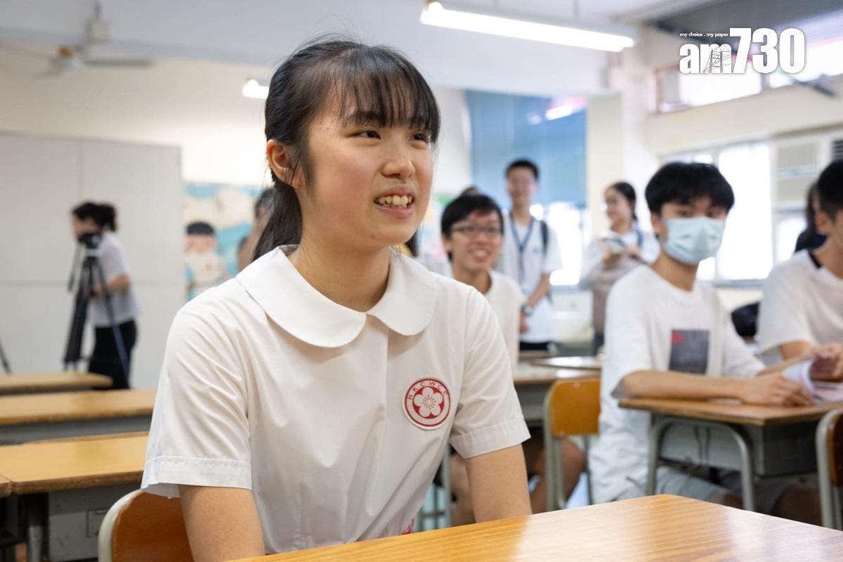 DSE放榜 2024|香港中國婦女會中學首名DSE狀元姚臻怡。(陳奕釗攝)