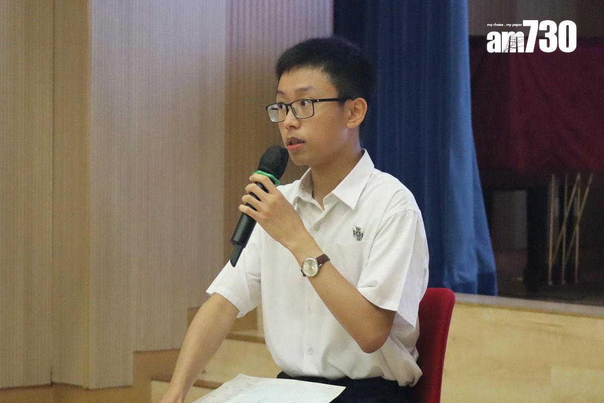 DSE放榜2024|聖保羅男女中學誕生兩名超級狀元,其中黃澍僖希望留港從醫。(林嘉瑩攝)