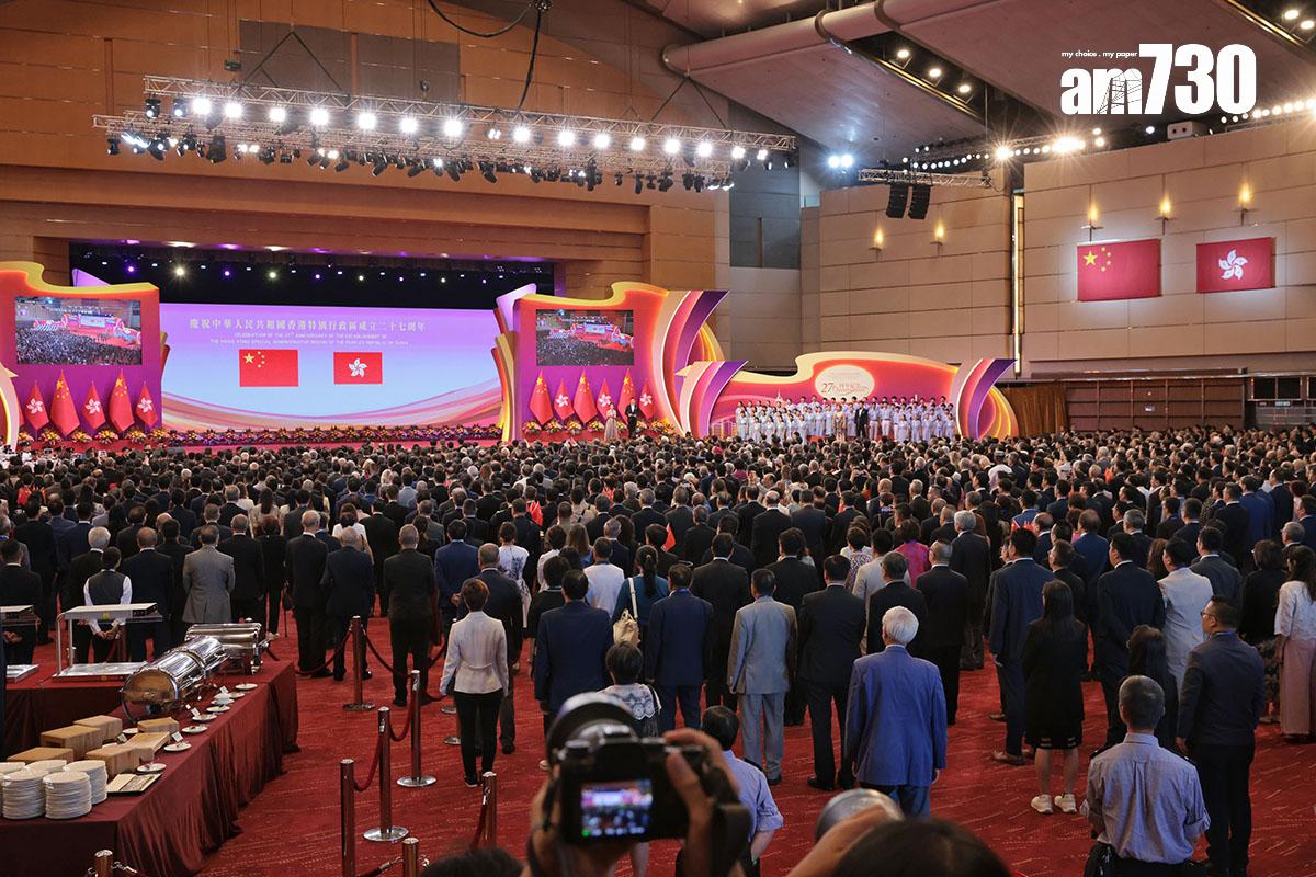 特區政府在會展舉行回歸27周年慶祝酒會。(中通社)