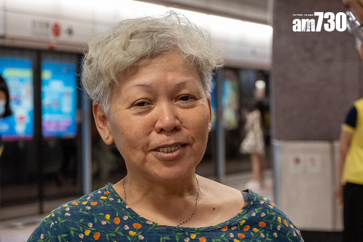 陸太認為站內指示清晰,但需要「上上落落」轉線對長者不便。(陳奕釗攝)