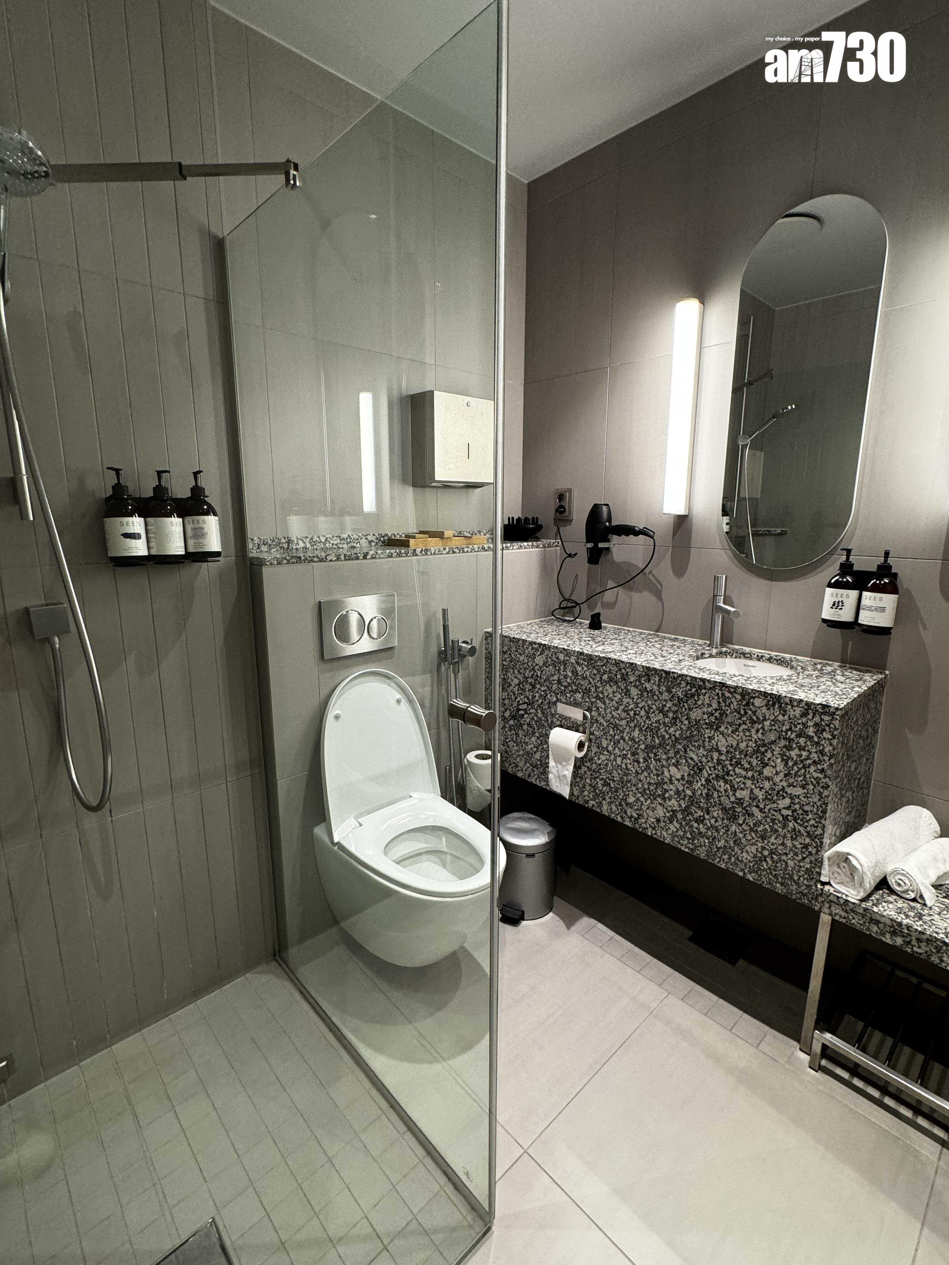 芬蘭機場貴賓室私人淋浴間