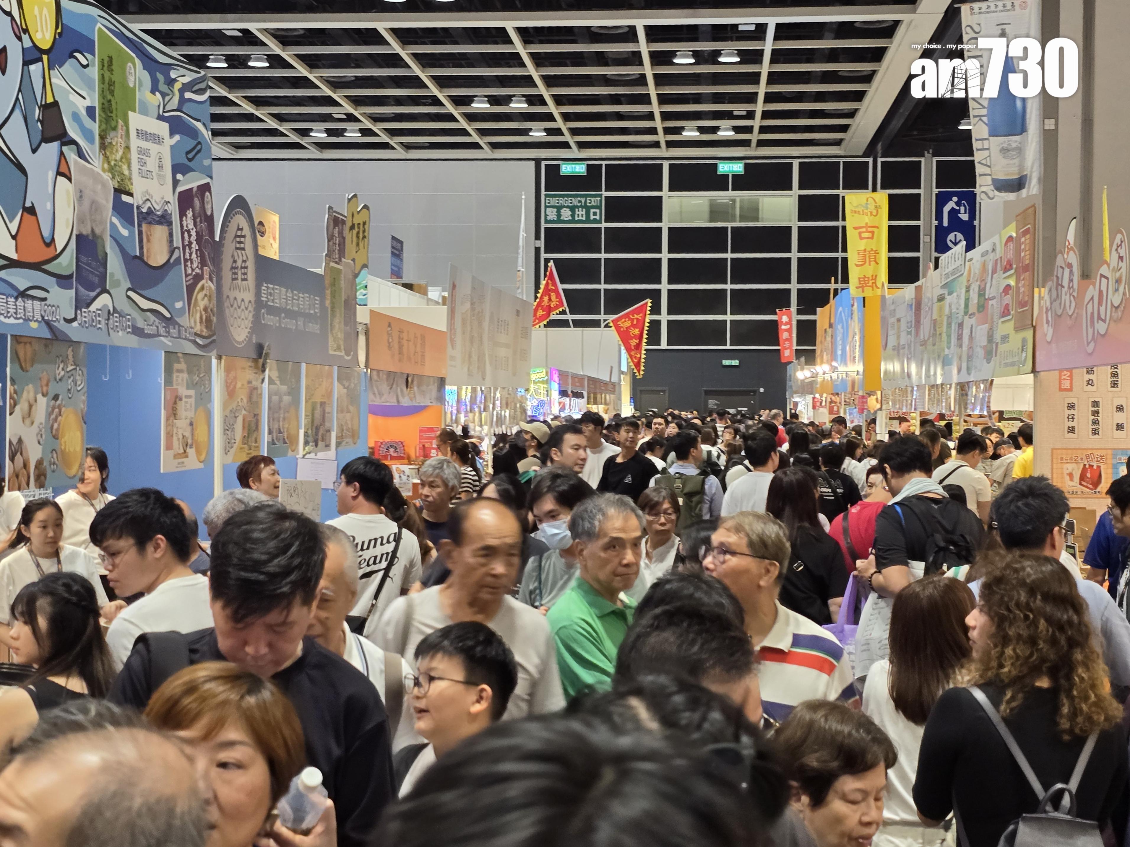 美食博覽周末人流眾多 展商稱消費力輕微變弱 (李朗僑攝)