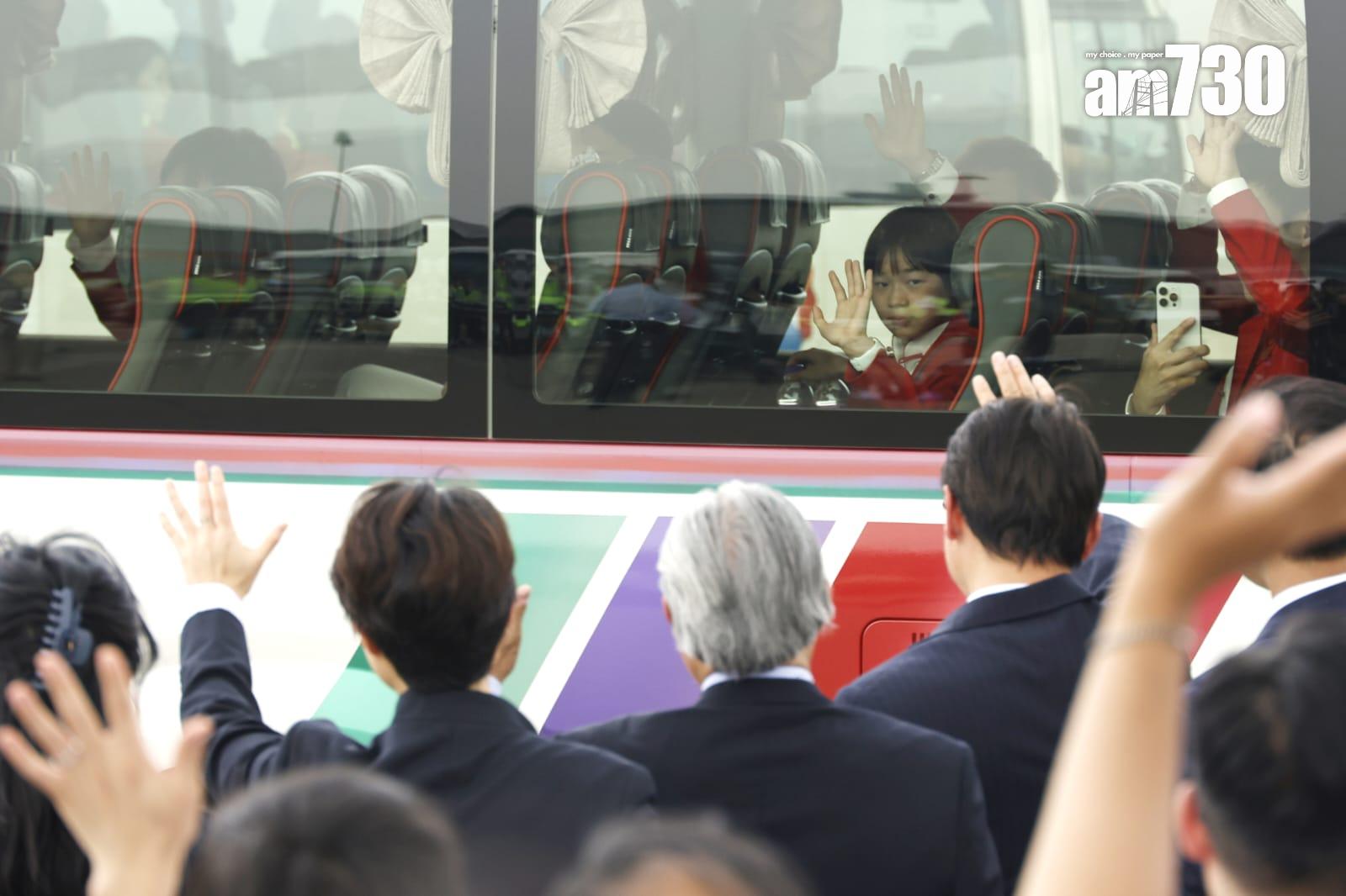 國家隊訪港|代表團中午抵達 停機坪舉行歡迎儀式