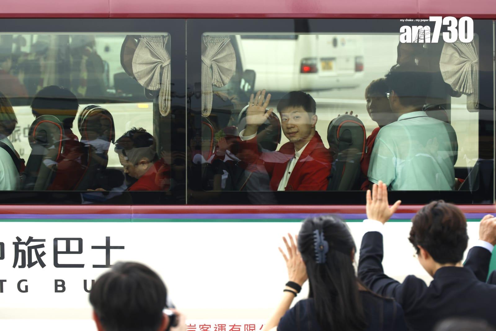 國家隊訪港|代表團中午抵達 停機坪舉行歡迎儀式