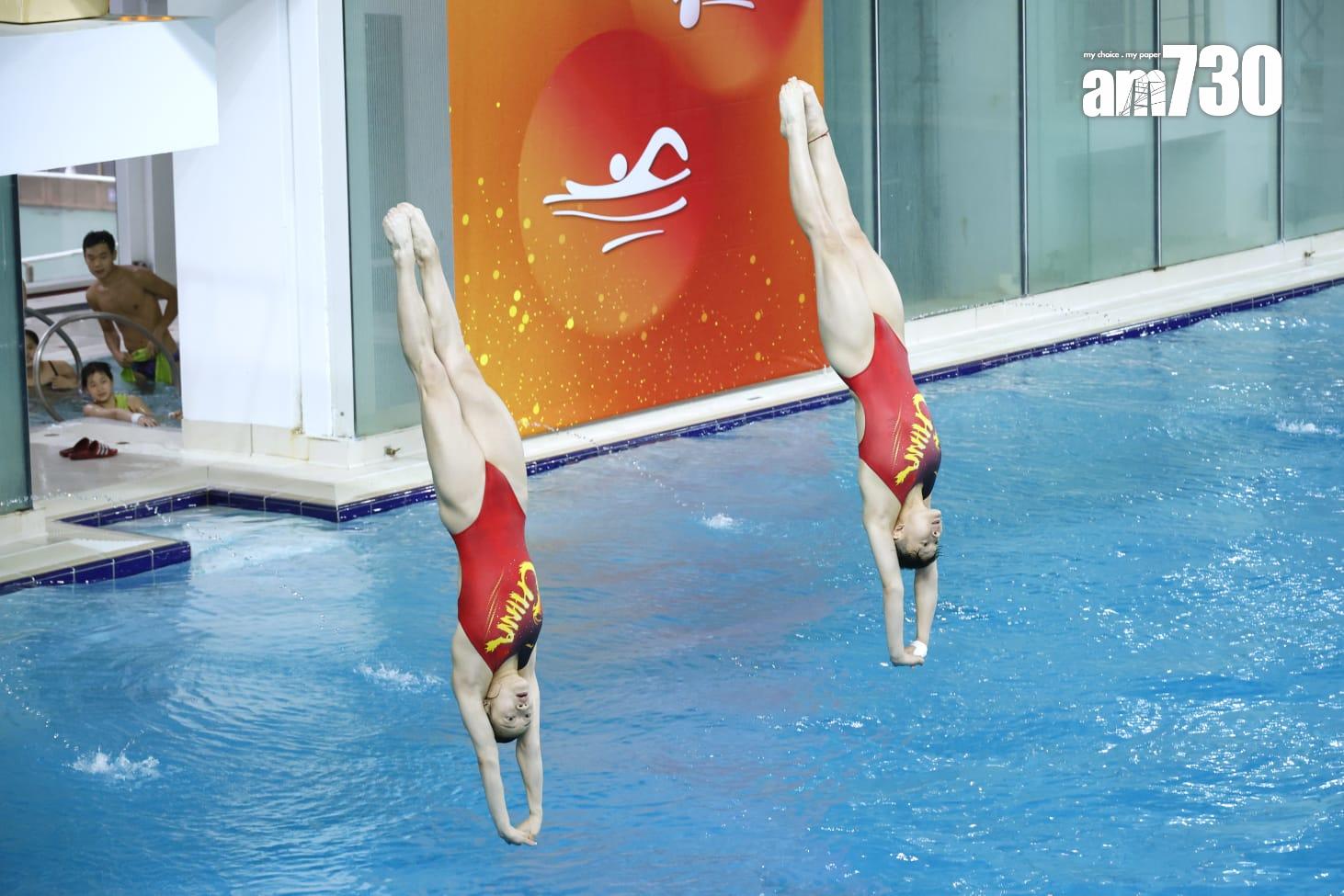 另外兩名國家跳水運動員昌雅妮(左)和陳藝文。(林俊源攝)