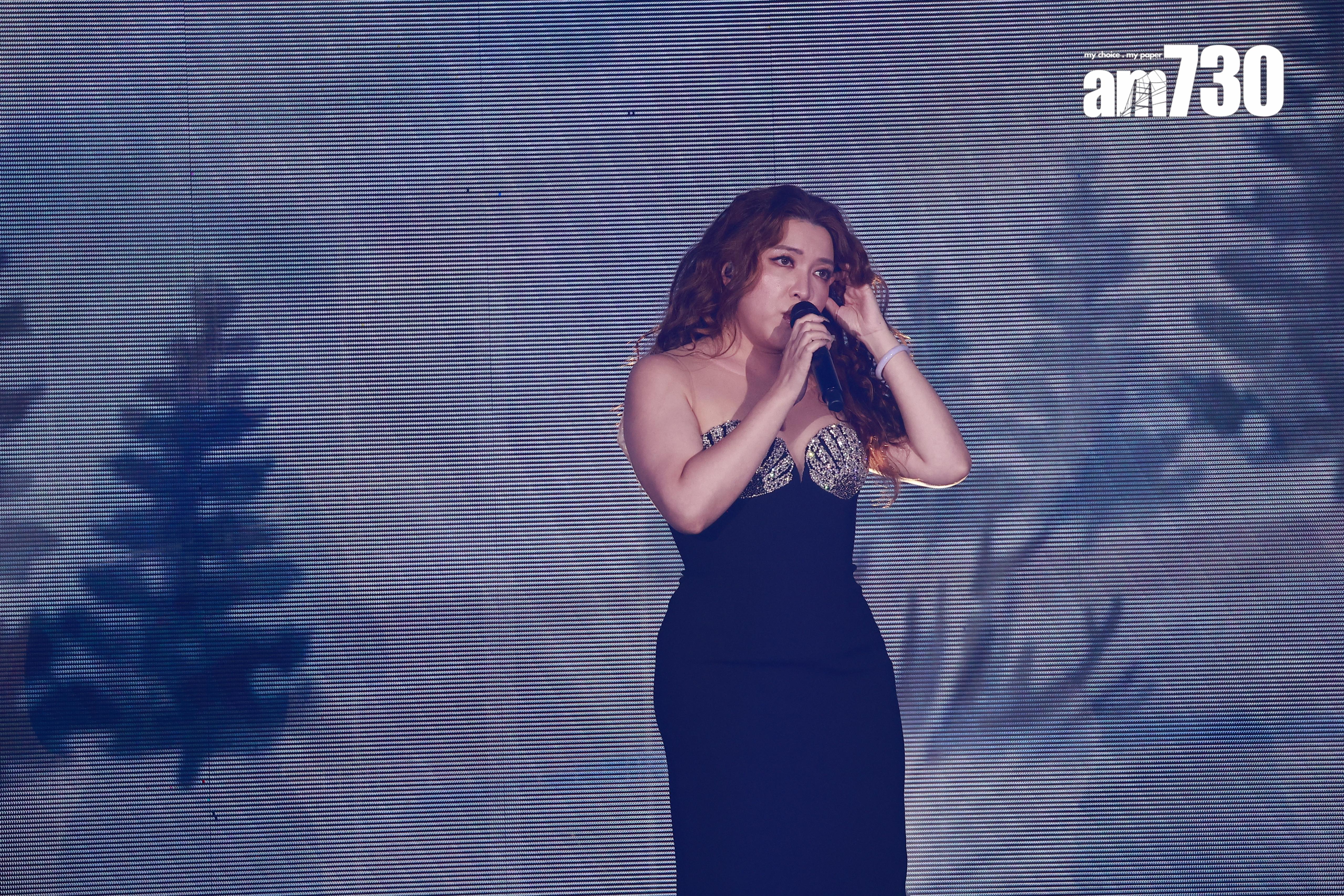 Serrini在《CHILL CLUB Have A CHILL Live》與Dear Jane合唱。(娛槳組攝)