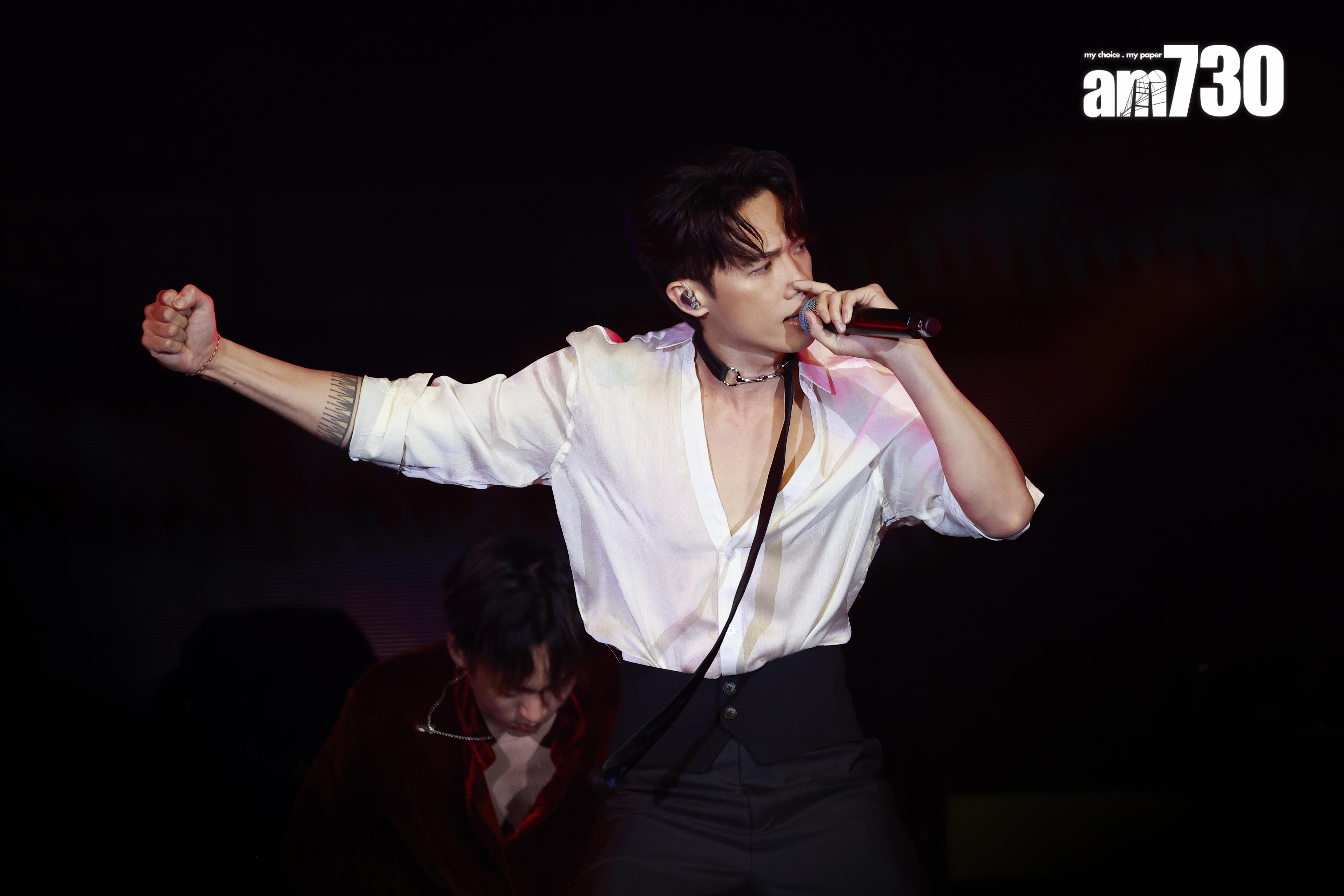 Stanley脫去西裝外套,僅穿白裇衫跳唱《Drunk in Love》,約隱約現。(娛樂組攝)