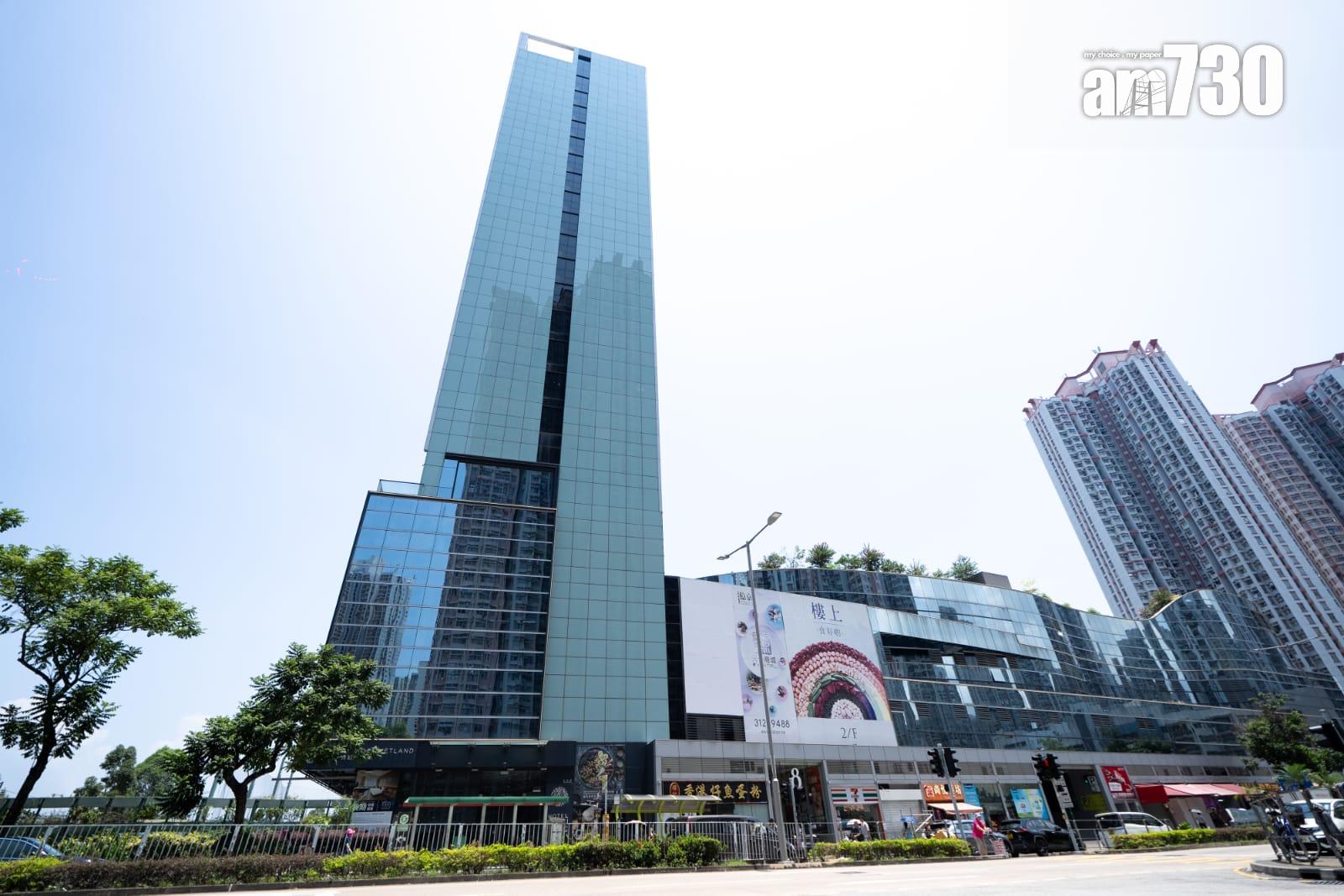 天水圍天秀路的悅品酒店,轉型為青年宿舍項目「琇居」 。(林靄怡攝)