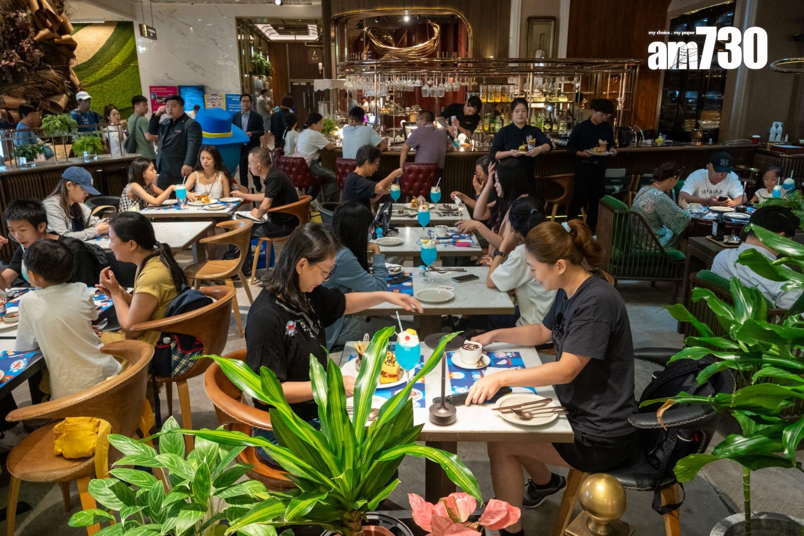 多啦A夢展錄500萬人次 帶動附近商場餐廳生意 (陳奕釗攝)