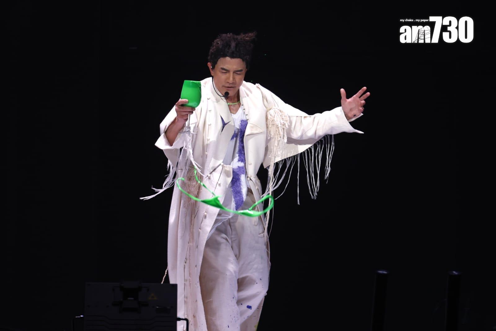 郭富城即席揮毫。(林俊源攝)