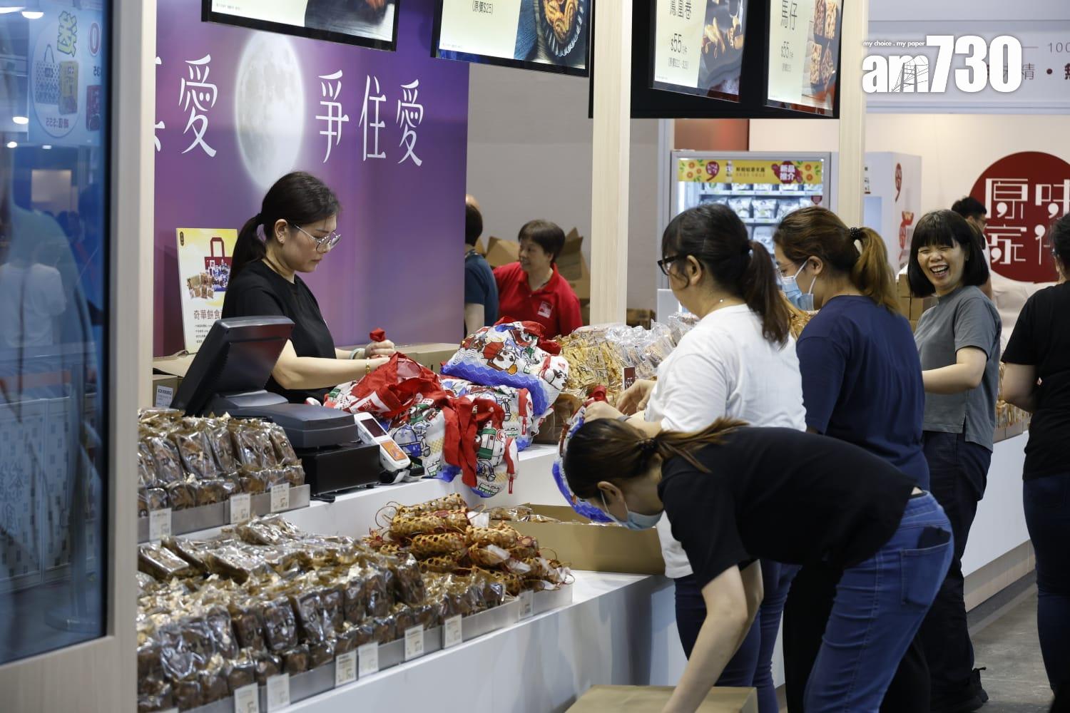 美食博覽明開鑼 一蚊雞一蚊鮑魚優惠供搶購 (林俊源攝)