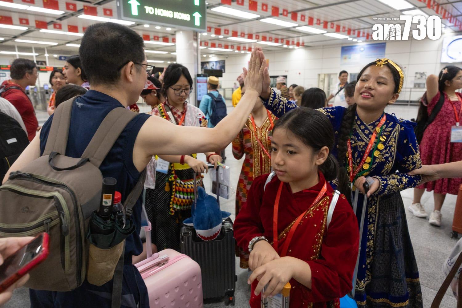 非華裔學生結束大灣區交流團行程 大讚︰過關便捷 (蘇文傑攝)
