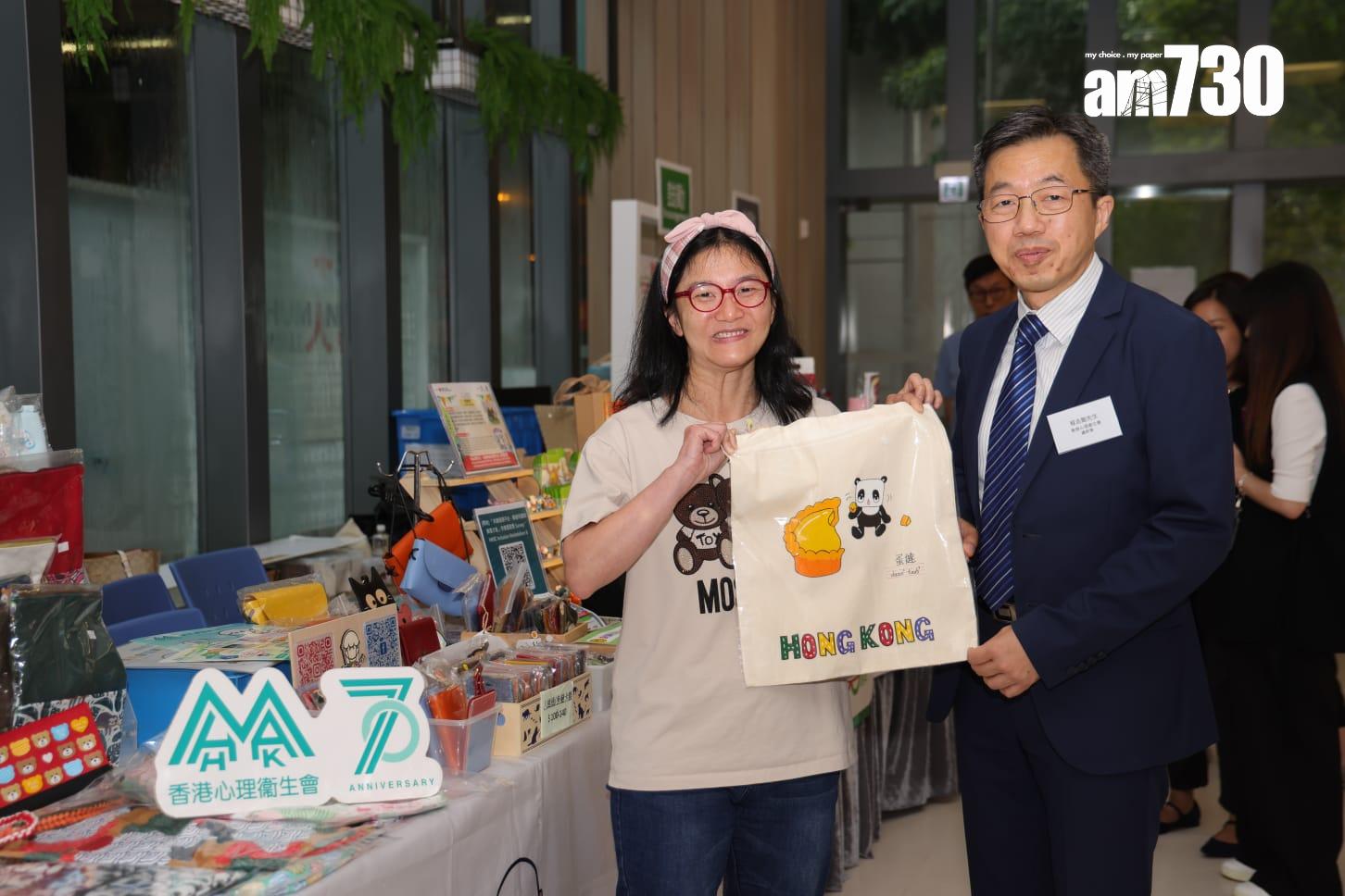 殘疾人士並不是受助者 紅十字會︰給予一個就業機會 (吳康琦攝)