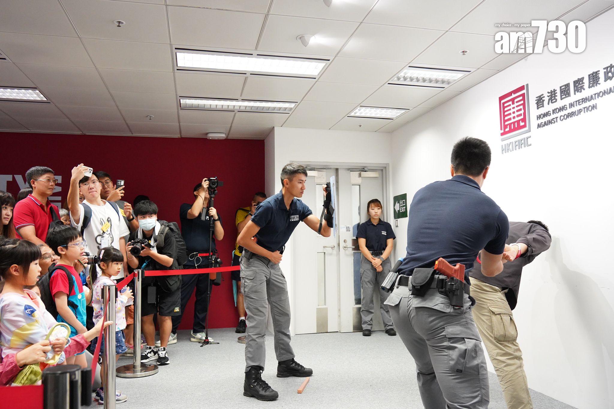 廉署一連兩周末辦開放日。 (吳康琦攝)