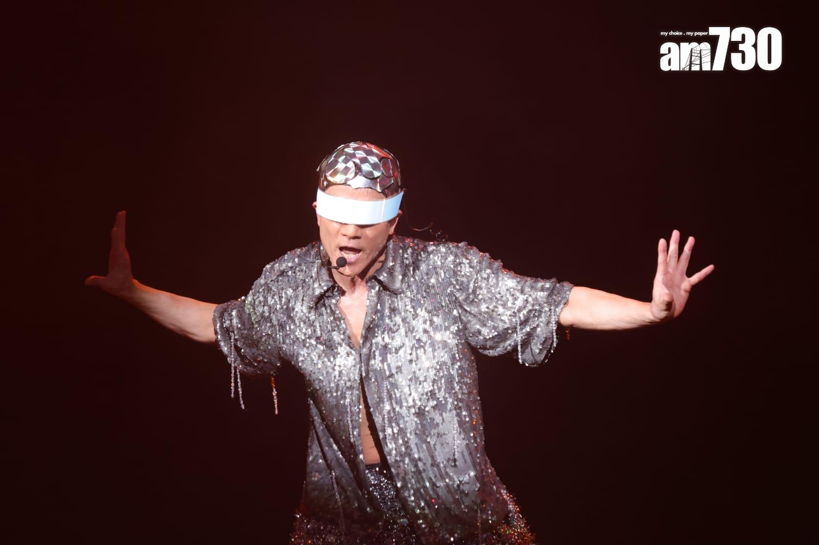 郭富城表示蒙眼跳舞不危險,向下望仍可稍微偷看。(吳康琦攝)