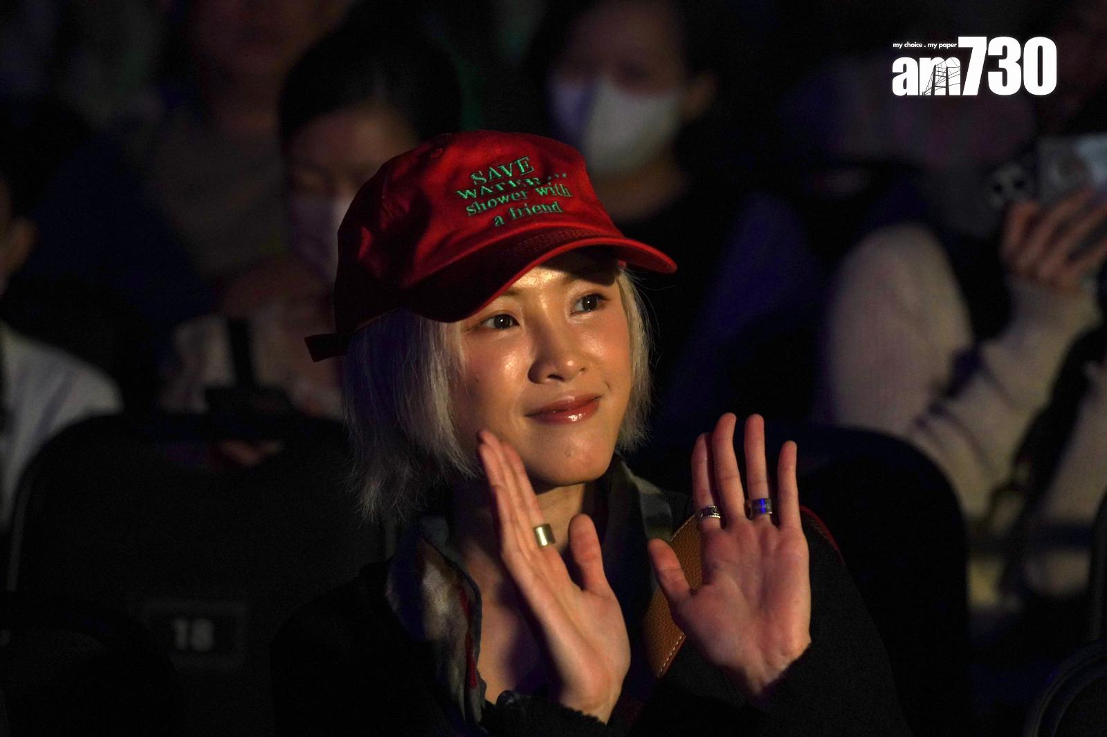 陳蕾入場支持MC和Jer開騷。(吳康琦攝)