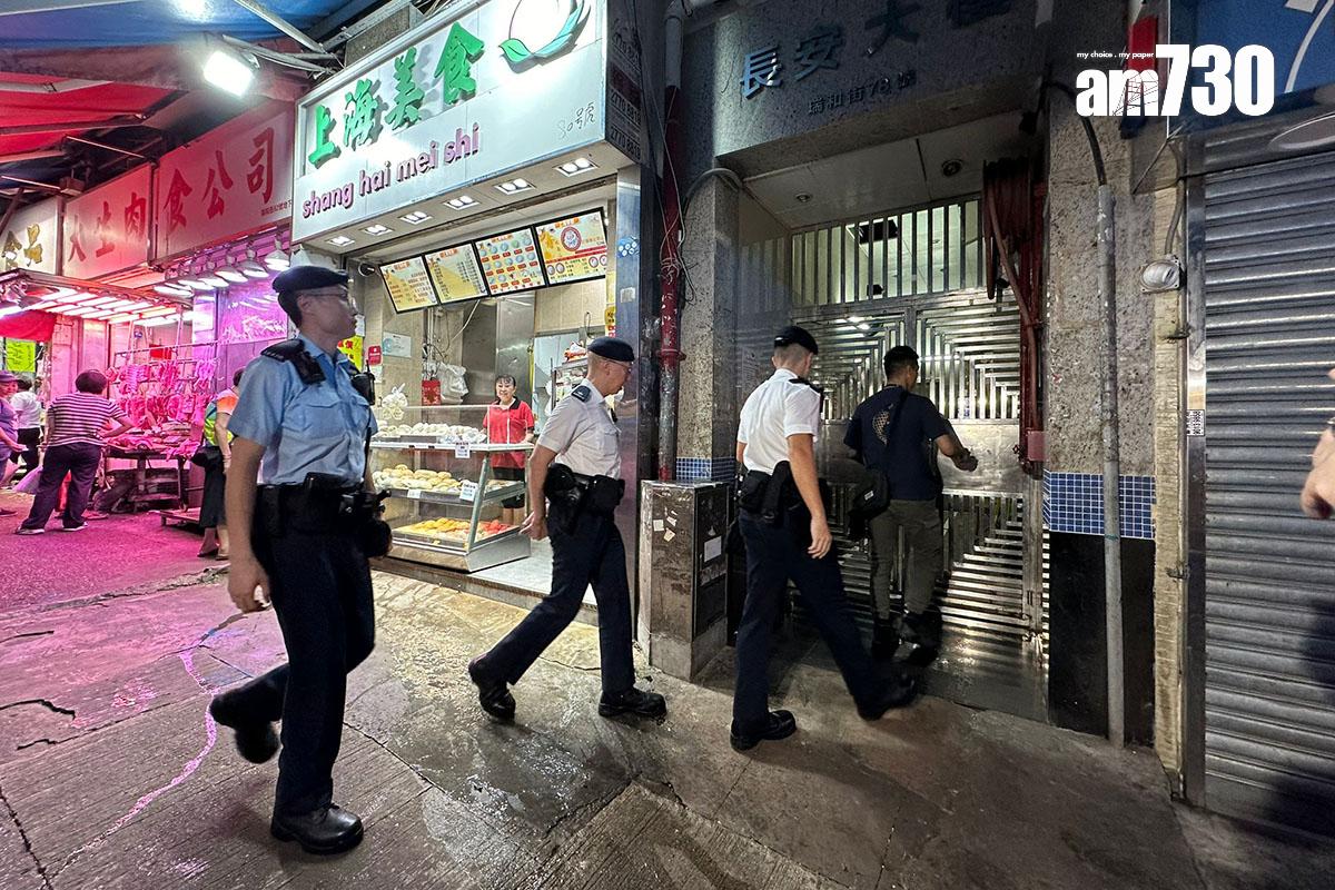 觀塘長安大樓一個單位發現兩具屍體,警方到場調查。(陳奕釗攝)