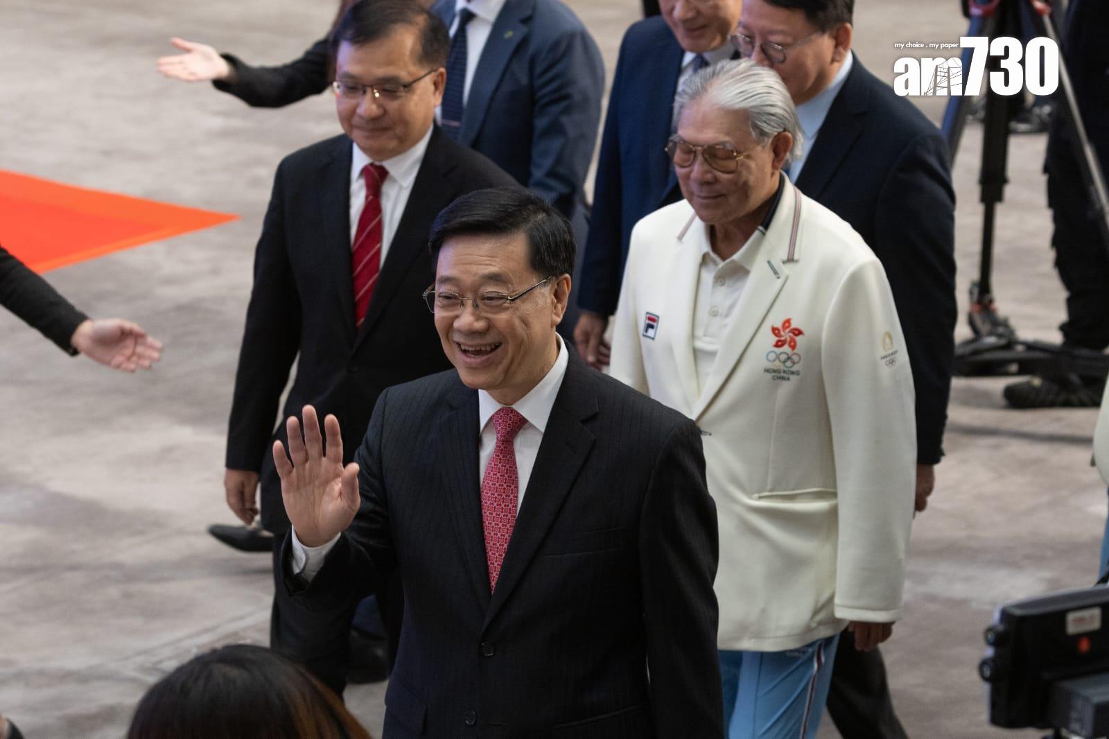 巴黎奧運港隊巡遊|奧運運動員返港歡迎儀式。(蘇文傑攝)