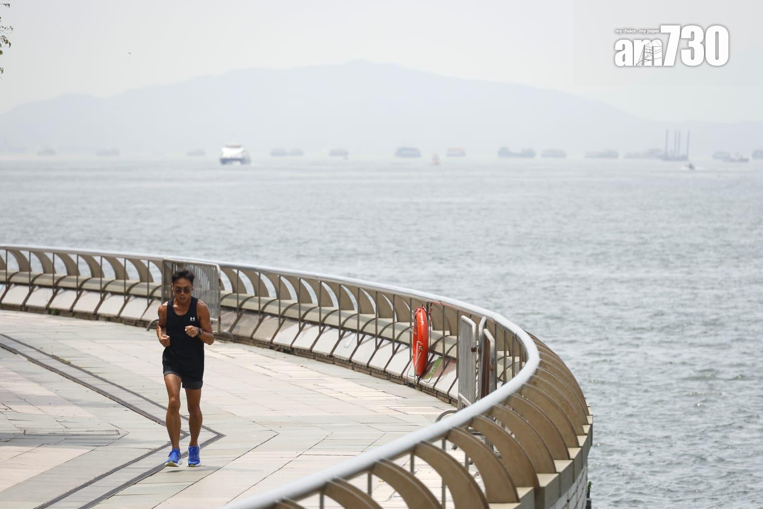 天文台表示,摩羯已增強為颱風(林俊源攝)