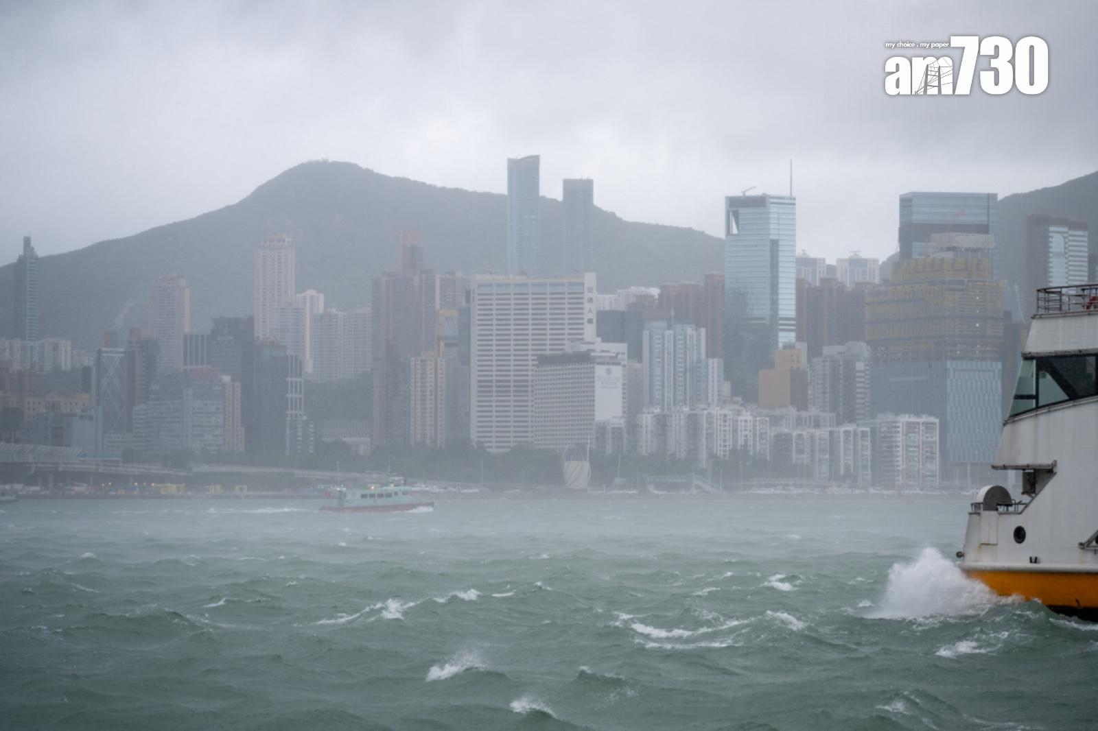 摩羯|維港兩岸不時湧起海浪。(陳奕釗攝)