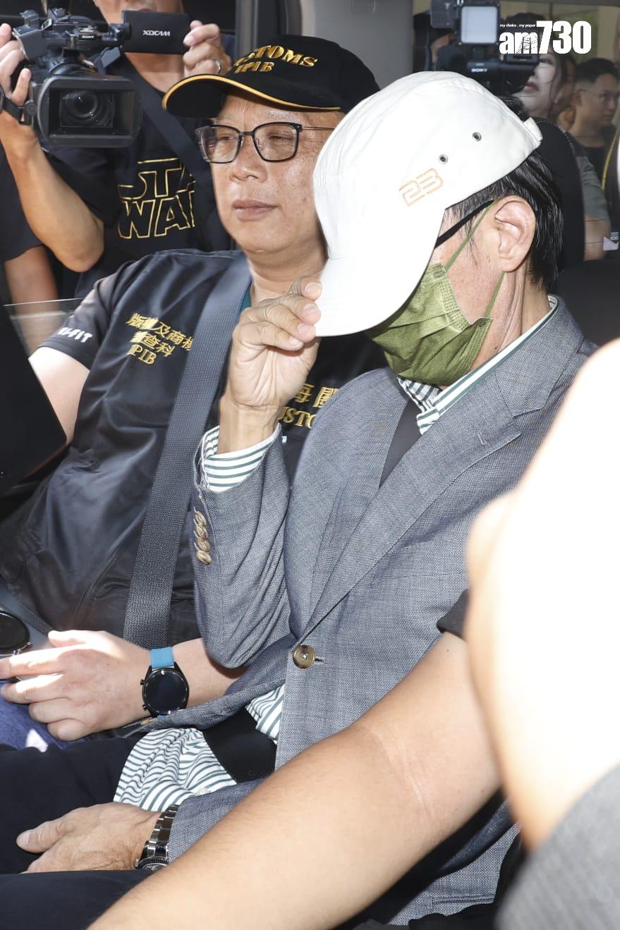 舒適堡結業|海關拘捕兩名男女董事。(林俊源攝)