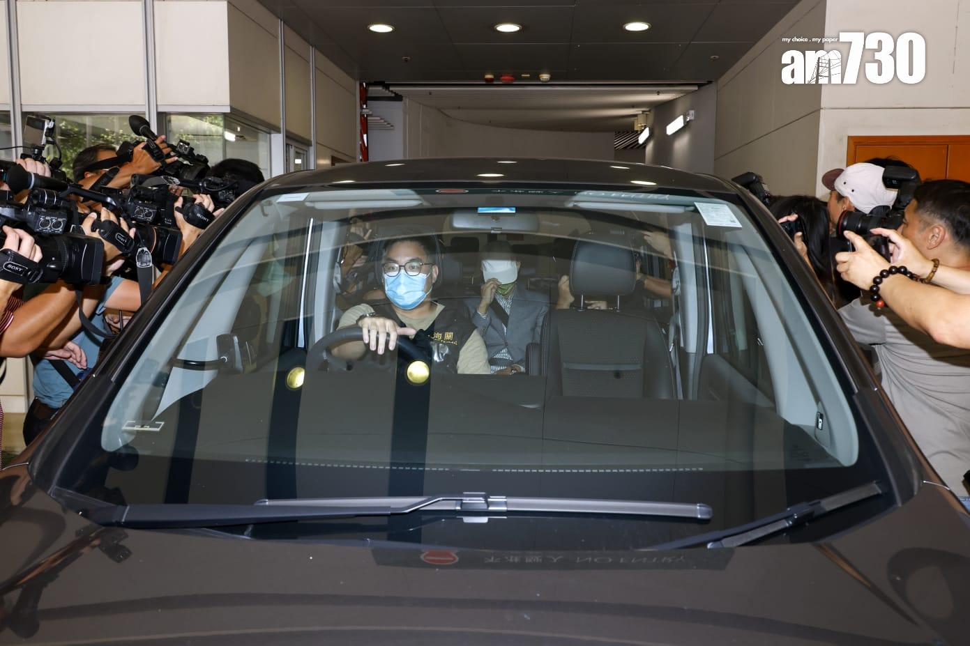 舒適堡結業|海關拘捕兩名男女董事。(林俊源攝)