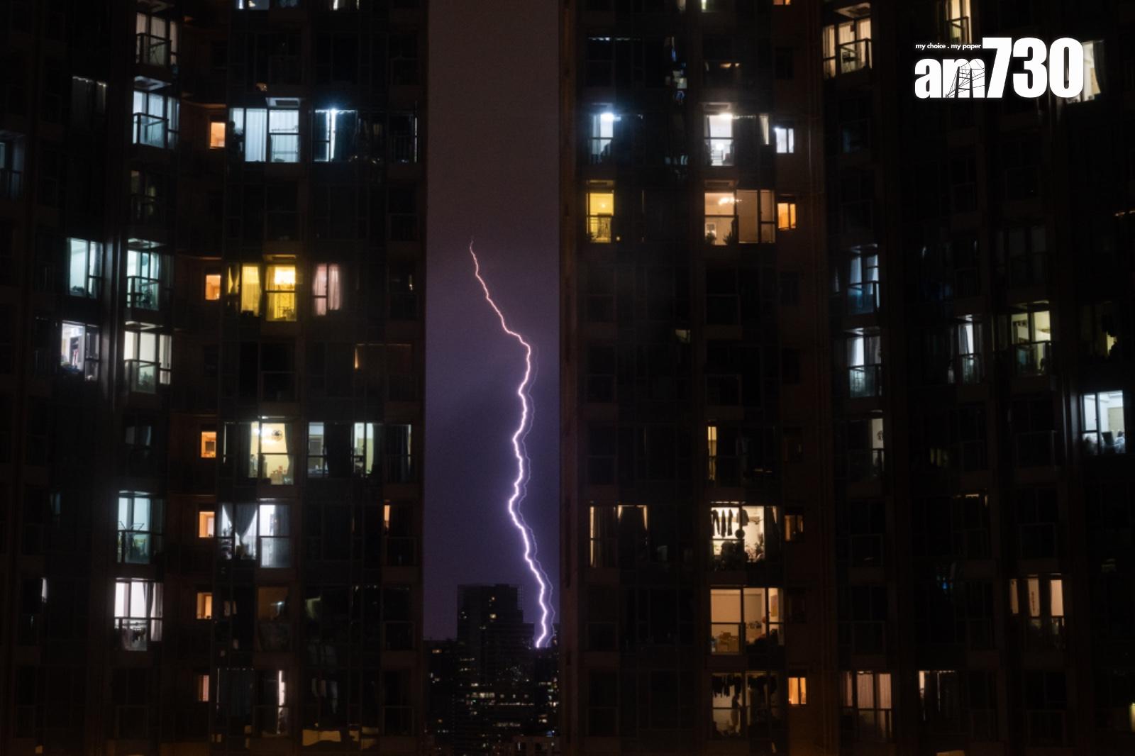 香港廣泛地區受大雨和雷暴影響。(陳奕釗攝)