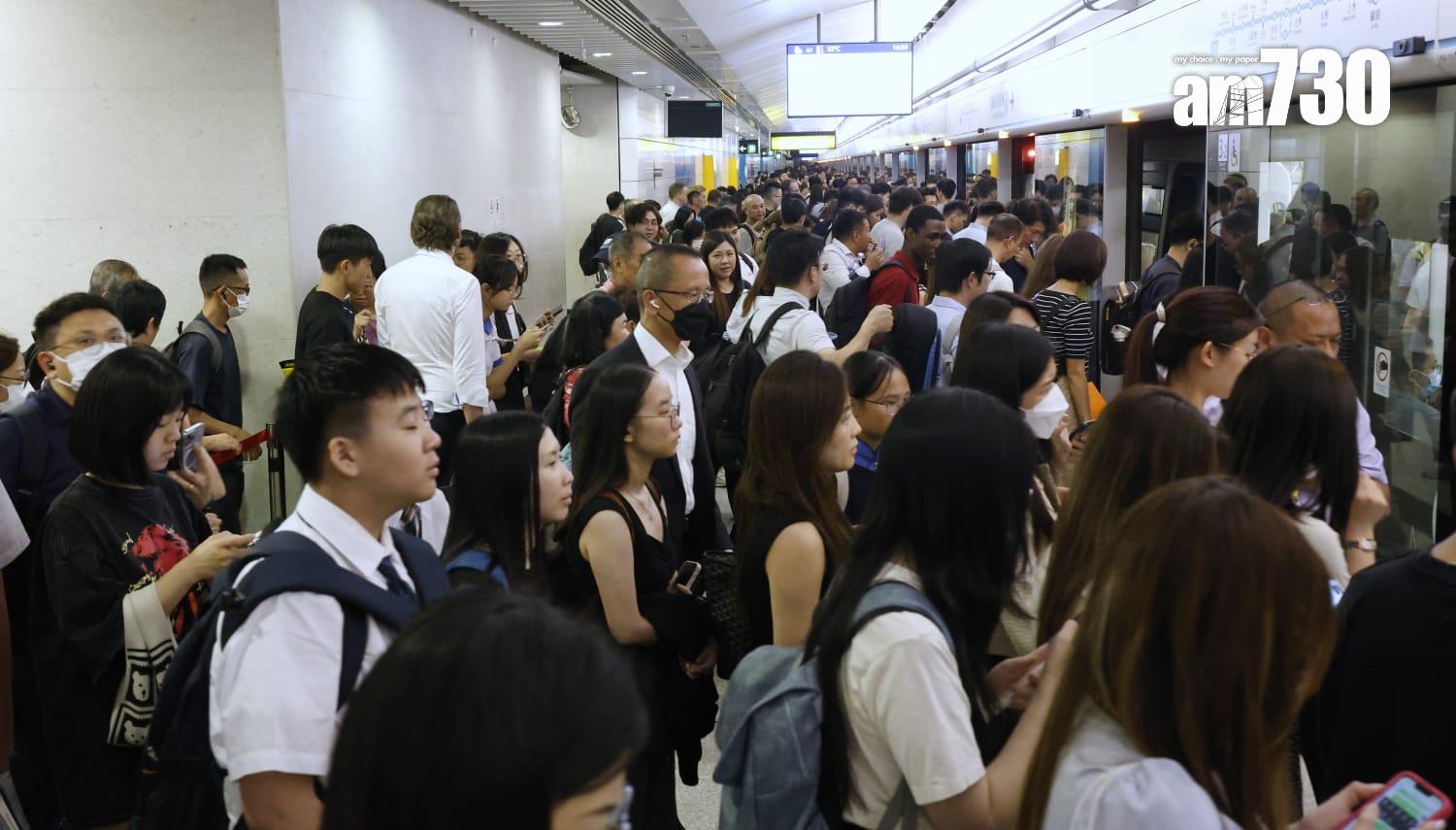 摩羯颱風金鐘站及機場情況。(林俊源攝)