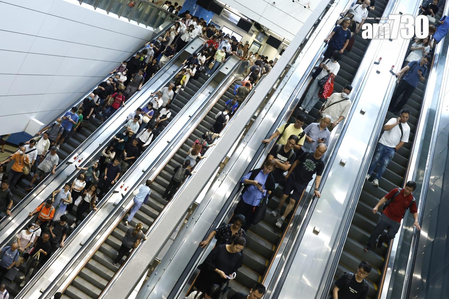 摩羯颱風金鐘站及機場情況。(林俊源攝)