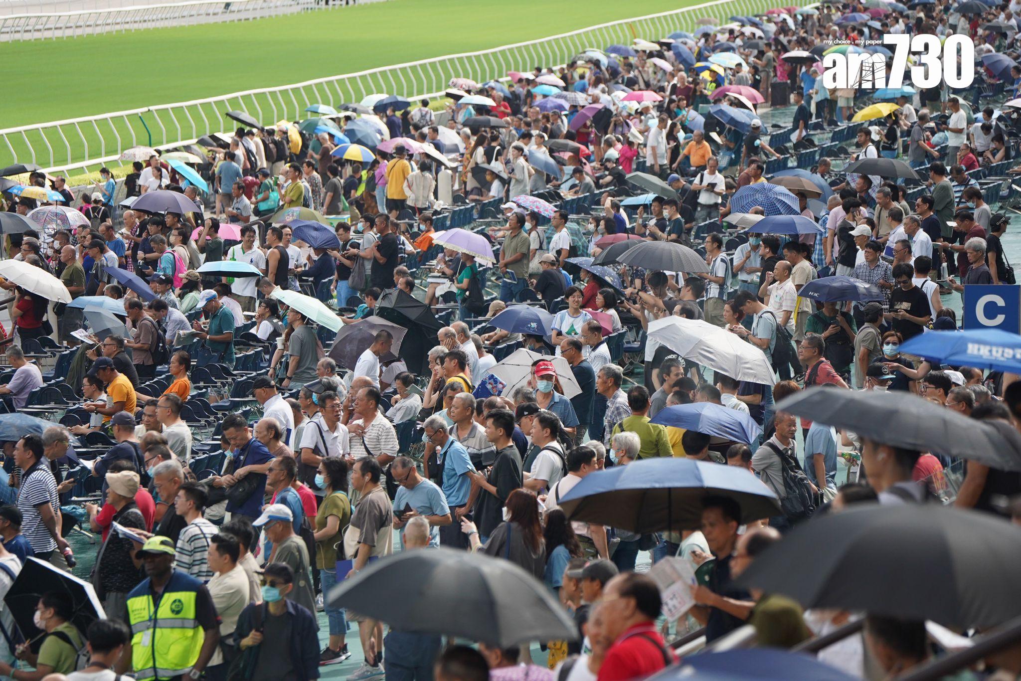 李家超:未來數月香港將有多項盛事舉行 續推「無處不旅遊」 (吳康琦攝)