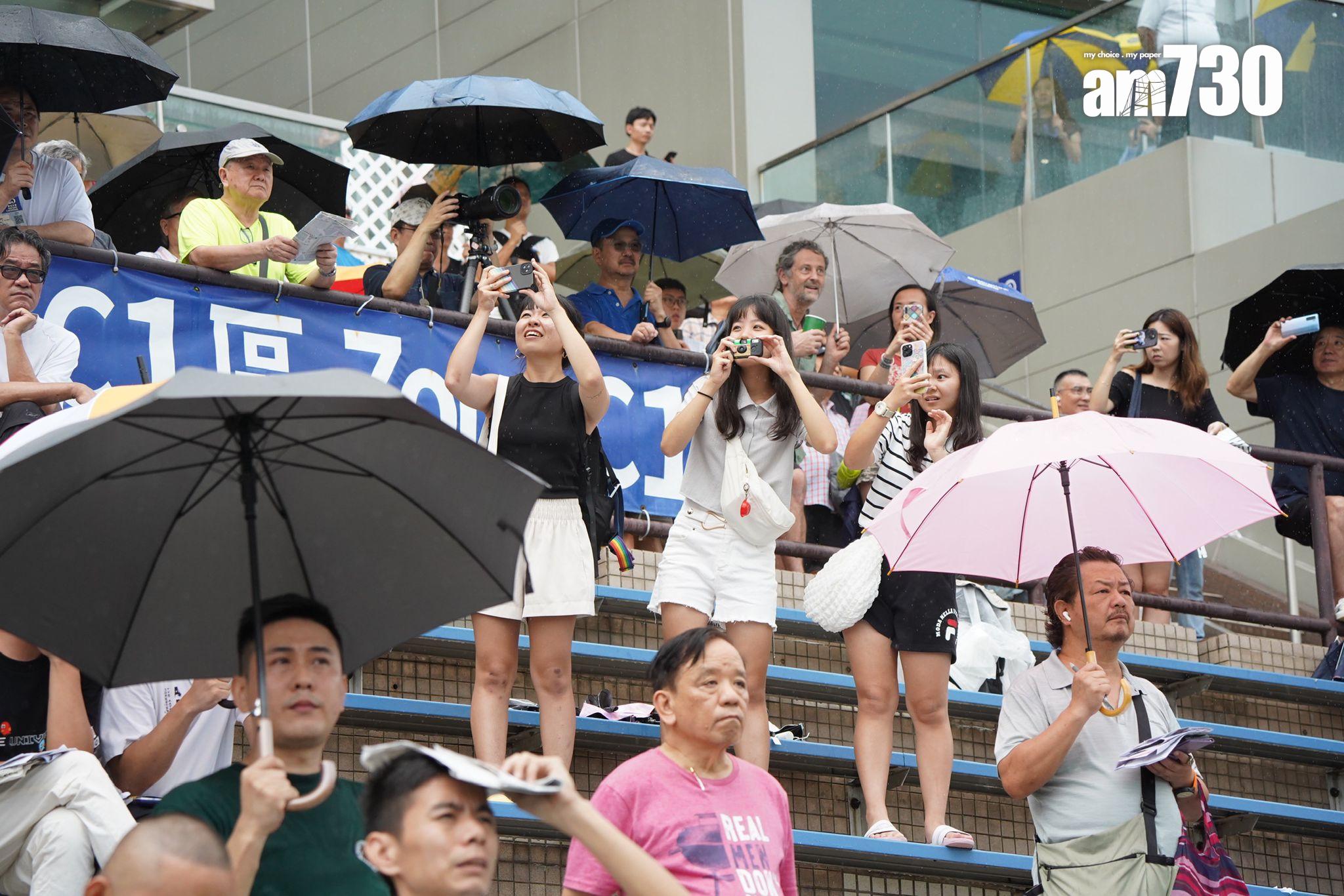 李家超:未來數月香港將有多項盛事舉行 續推「無處不旅遊」 (吳康琦攝)