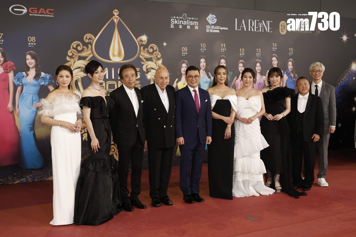 《2024香港小姐競選決賽》紅地毯現場,無綫一眾高層與「最上鏡小姐」評審。(蘇文傑攝)