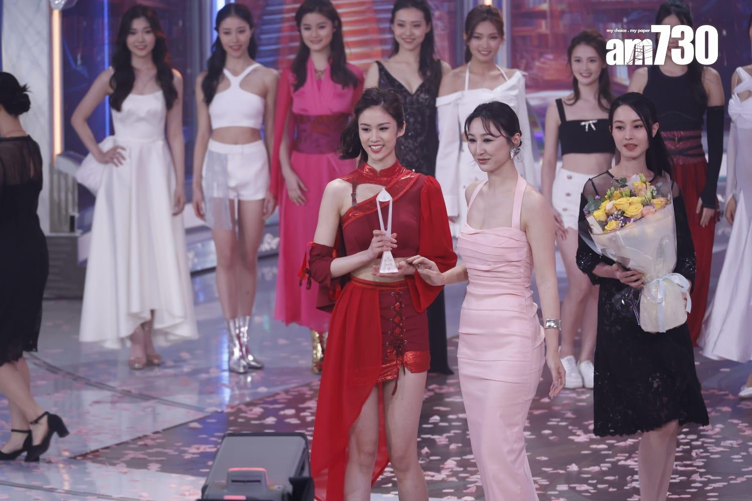 14號楊梓瑤以京劇腔表演獲頒「才藝女神大獎」。(林俊源攝)