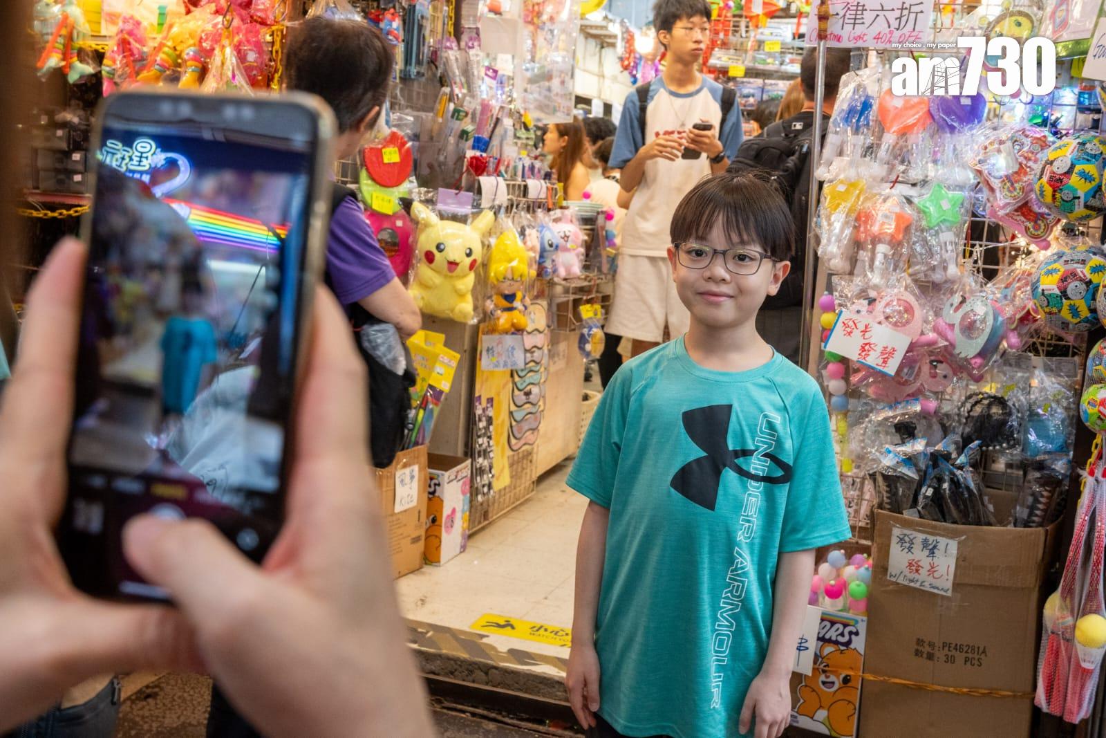 灣仔日昇玩具今光榮結業 老顧客湧店懷緬 負責人:如讀完書畢業 (陳奕釗攝)