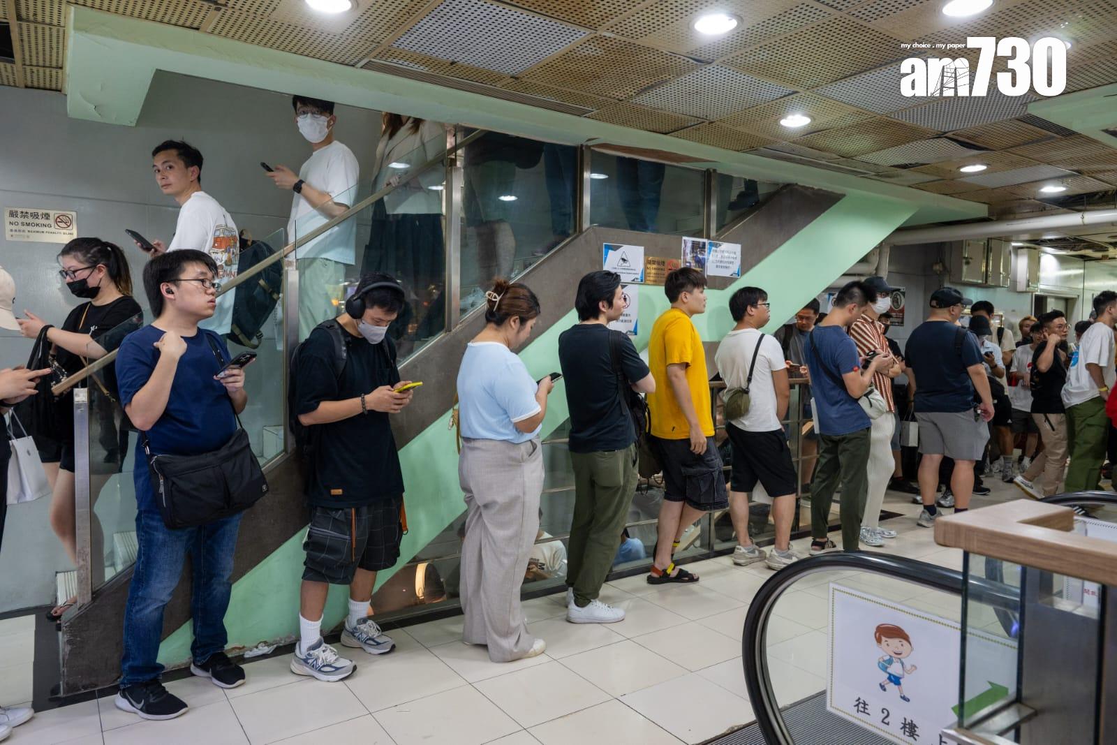 iPhone 16開賣|多間Apple Store現取機人龍 Pro Max一部賺2000元(陳奕釗攝))