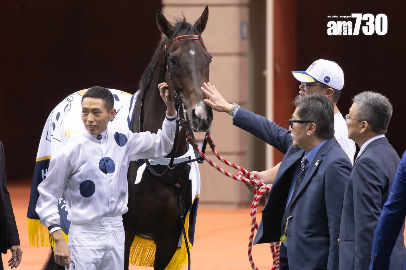 香港馬王金鎗六十現身沙田馬場 光榮退役與港人告別 (蘇文傑攝)