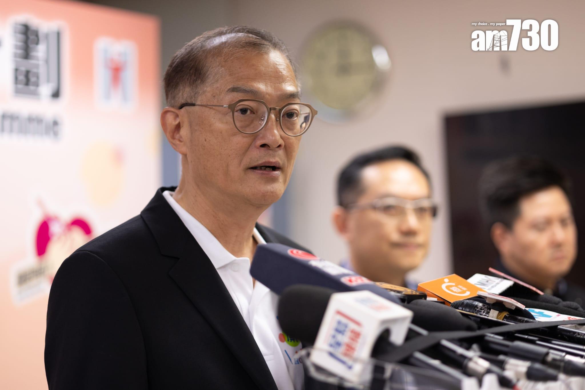 醫務衞生局局長、其他官員和前線醫護人員一同響應接種疫苗。(蘇文傑攝)