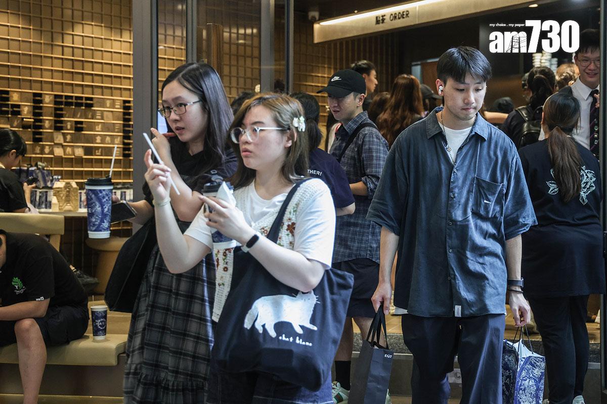 內地連鎖茶飲店「霸王茶姬」攻港,現已在尖沙咀試業。(中通社)