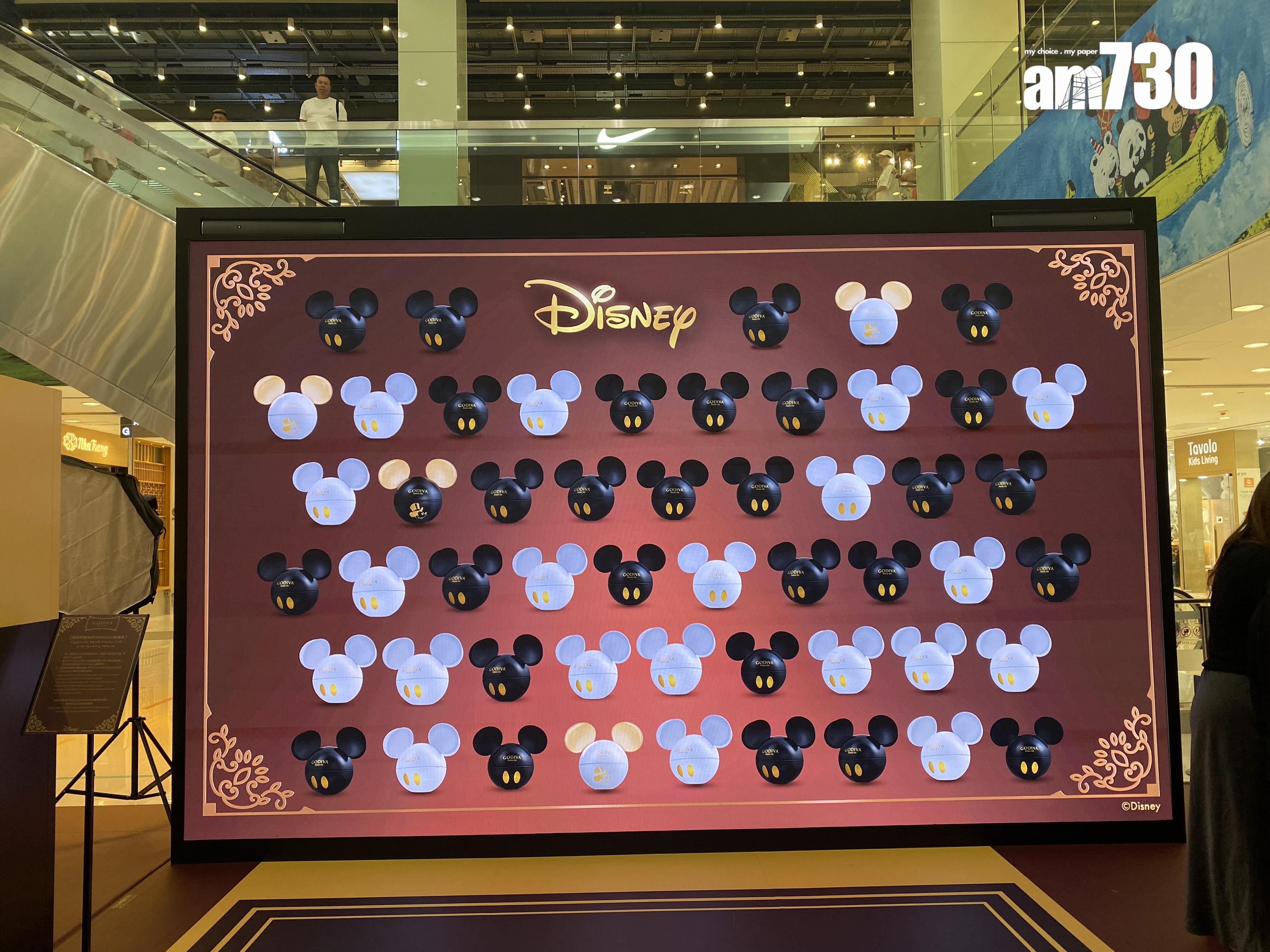 捕捉LED屏幕的專屬二維碼,並儲存優惠券圖片,在本地全線門市購物滿$300便獲得$50折扣優惠。