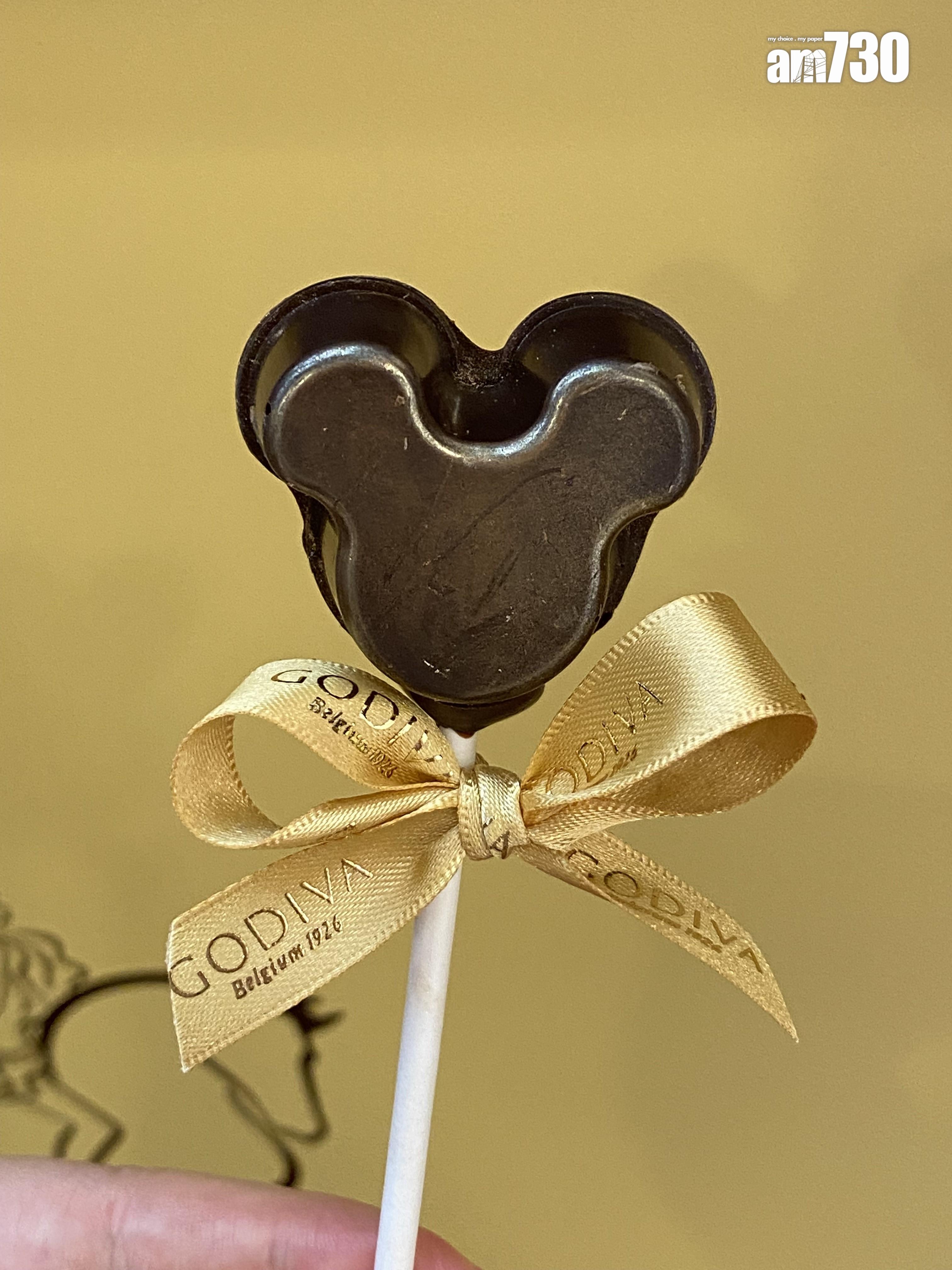 68%米奇朱古力棒,內有朱古力軟心。