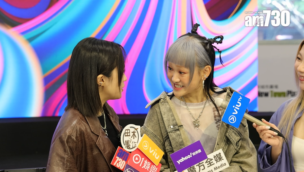 sica聽到Win Win分手時,大感興奮,更表示替對方開心,連Win Win也感錯愕。