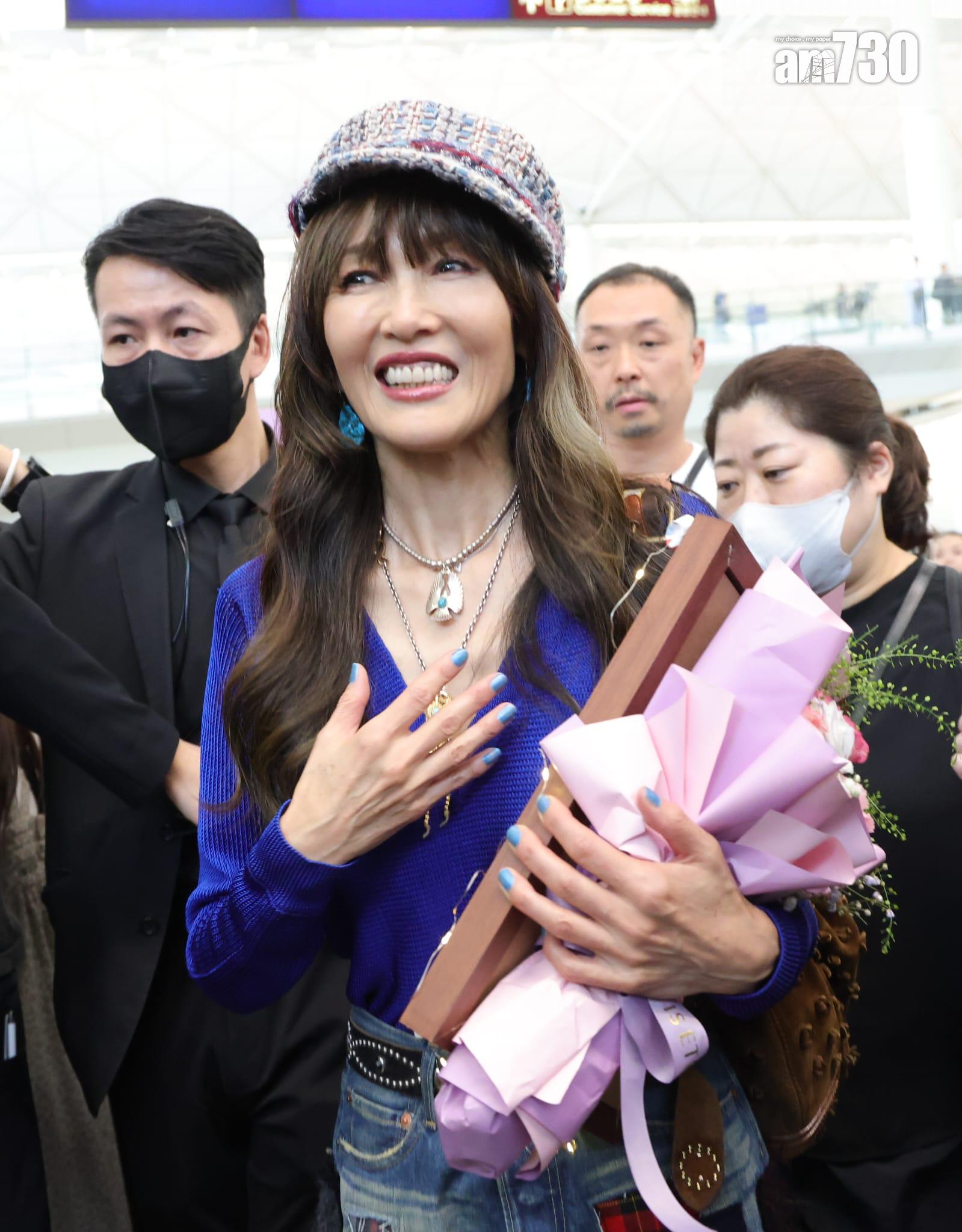 工藤靜香今午現身機場獲半百粉絲接機,場面一度混亂。 (吳康琦攝)